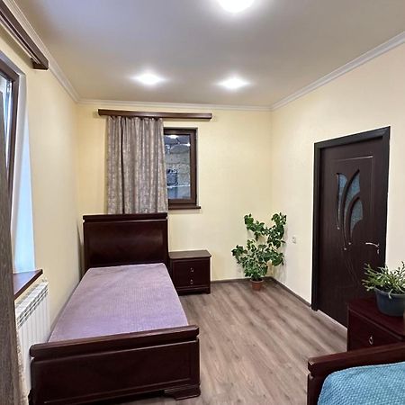 Rest & Relax Hotel Ереван Екстериор снимка