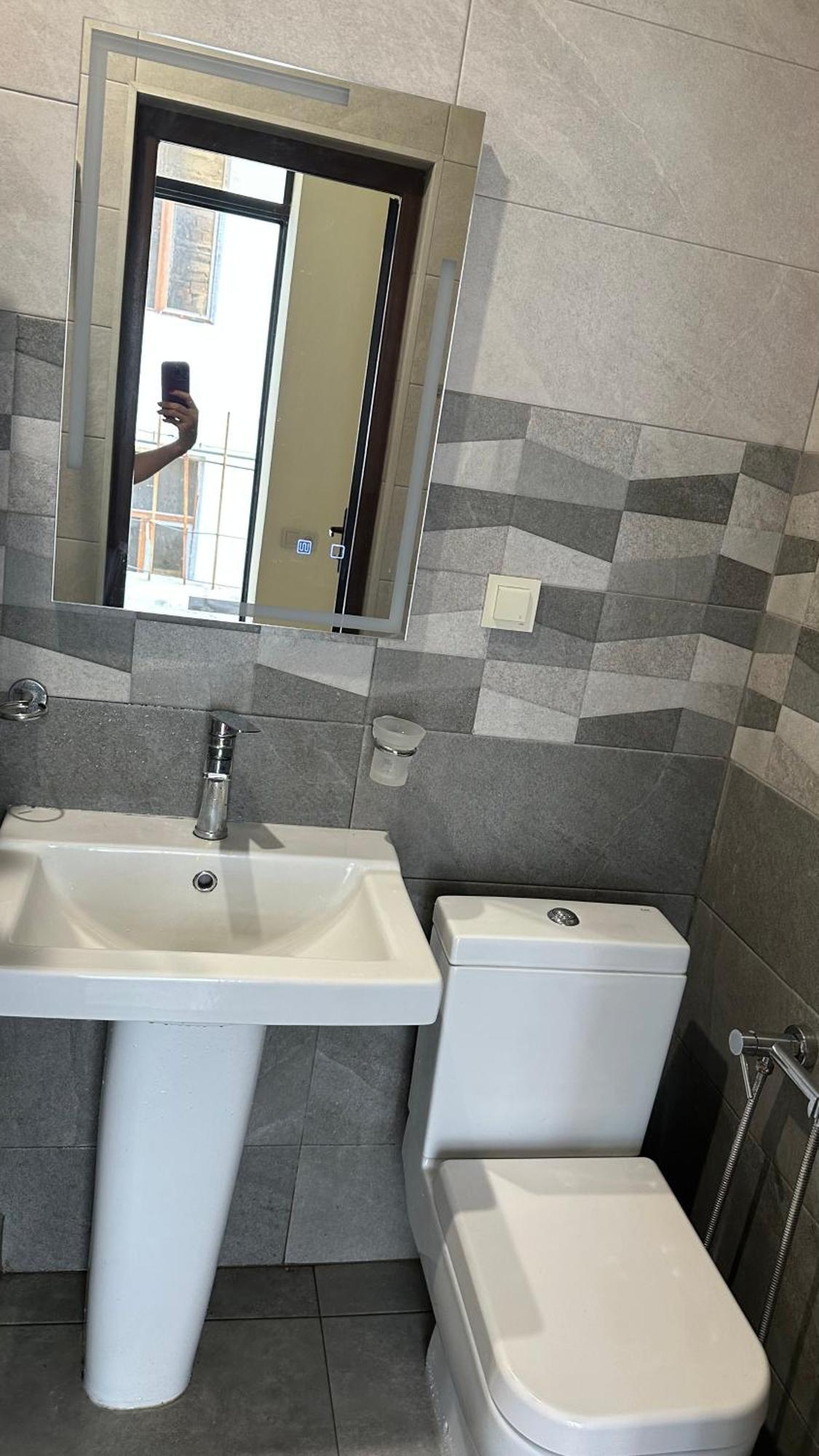 Rest & Relax Hotel Ереван Екстериор снимка